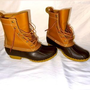 Size 6M L.L. Bean women’s duck boots